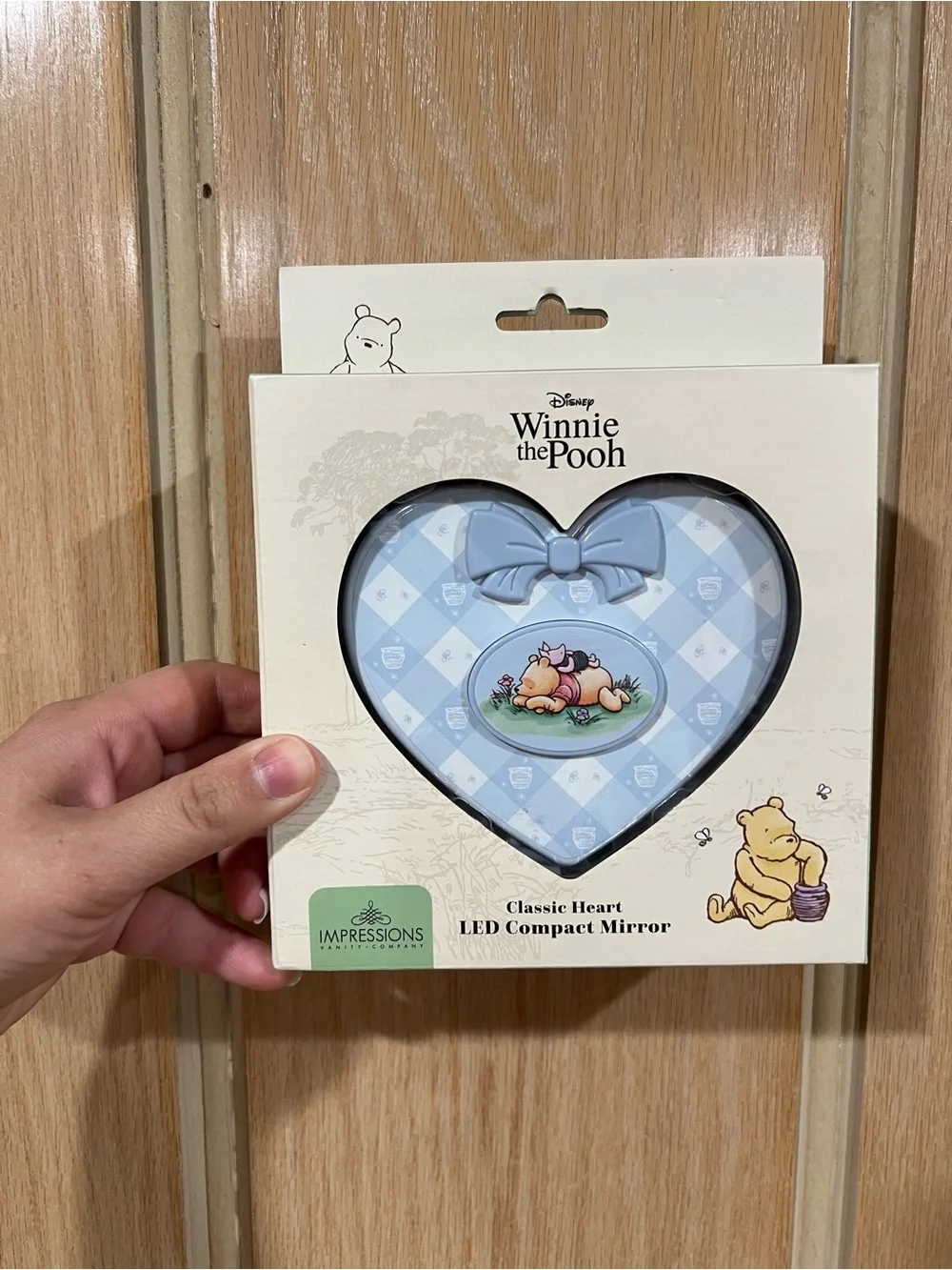 Disney Winnie the Pooh Heart LED Compact Mirror